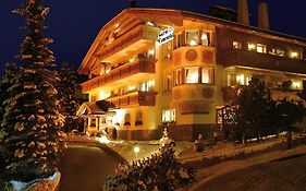 Hotel Garni Concordia - Dolomites Home  3*