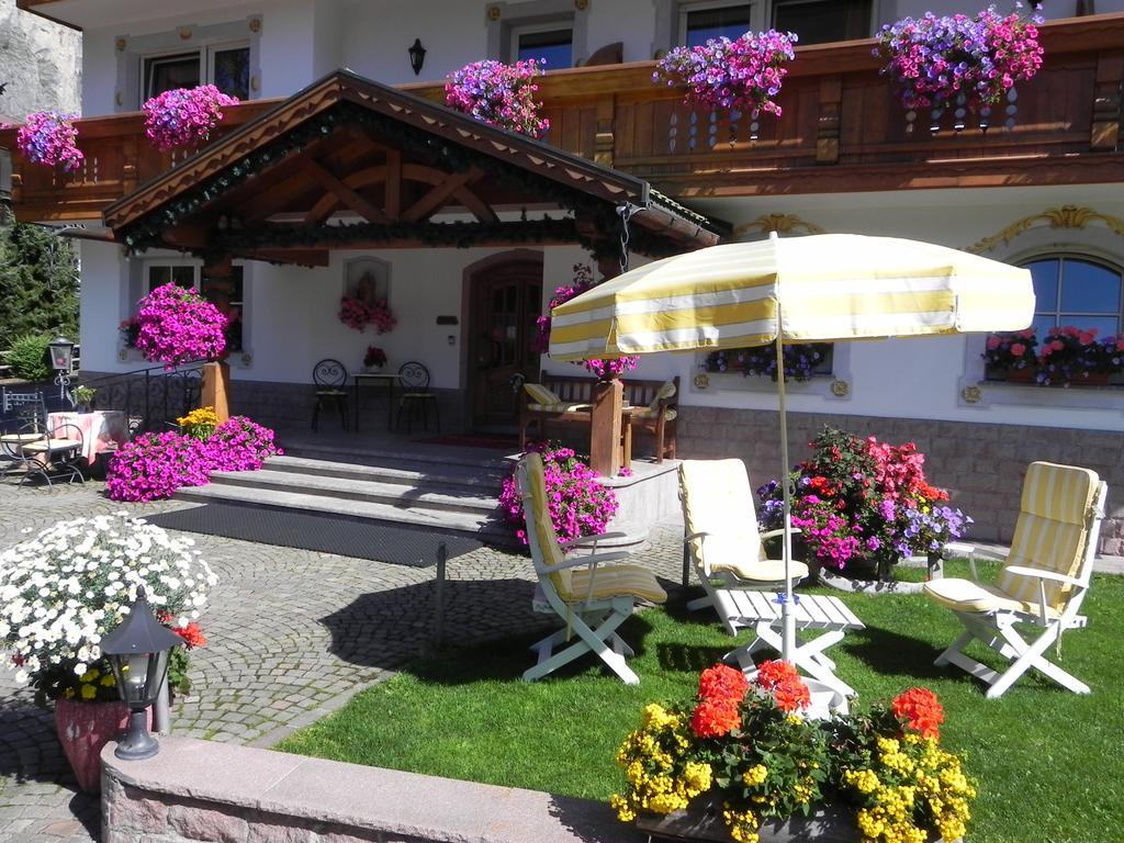 Hotel Garni Concordia - Dolomites Home Selva di Val Gardena Esterno foto