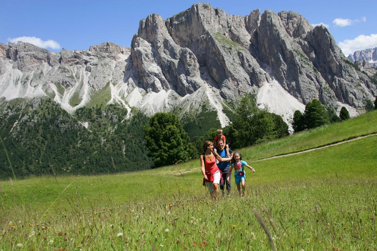 Hotel Garni Concordia - Dolomites Home Selva di Val Gardena Esterno foto